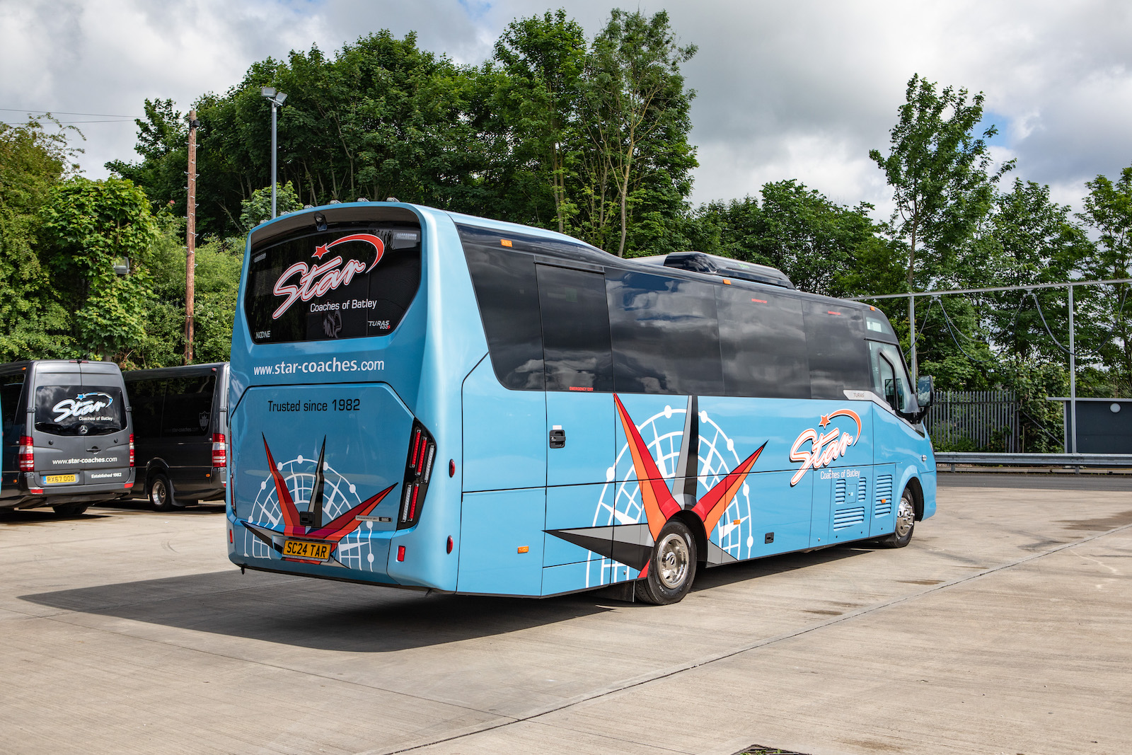 33 to 37 seater coach hire 3