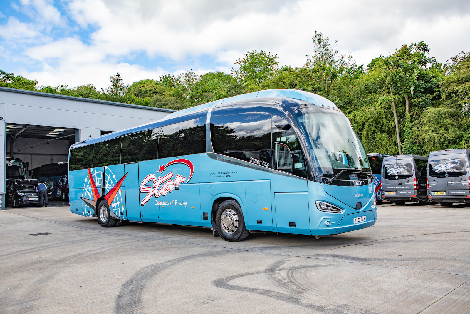 exec 49 to 57 seater coach hire 2