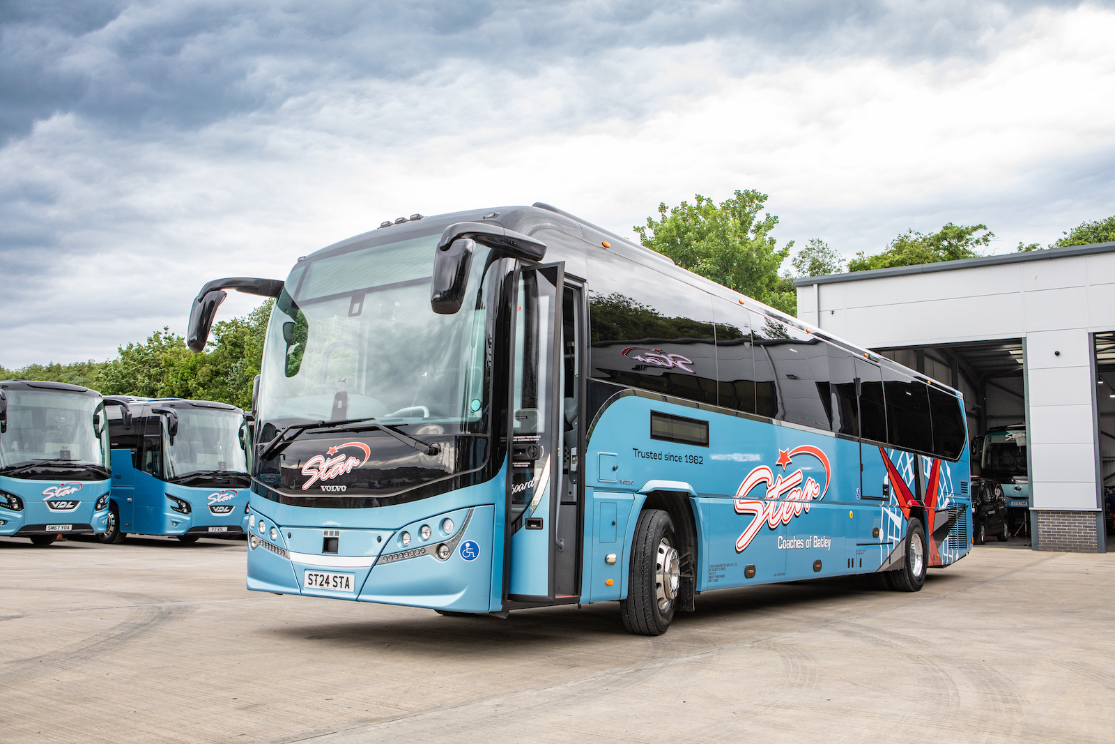 large 70 to 72 seater coach hire1